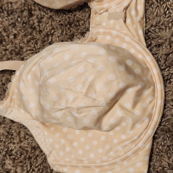 Victoria's Secret Body By Victoria Unlined Perfect Coverage Cream/Beige Bra - Picture 2 of 6